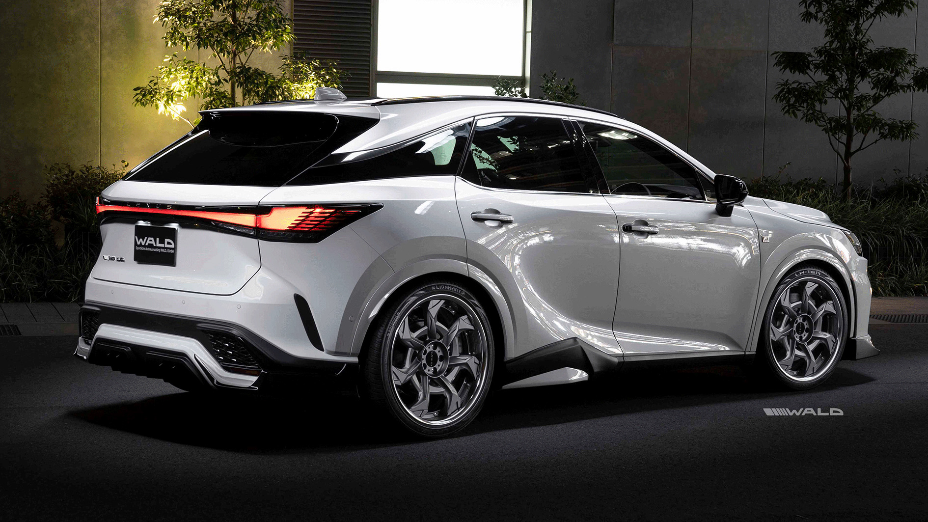 Lexus RX: σαν να πήρε... αναβολικά! [Βίντεο] - TheCars.gr