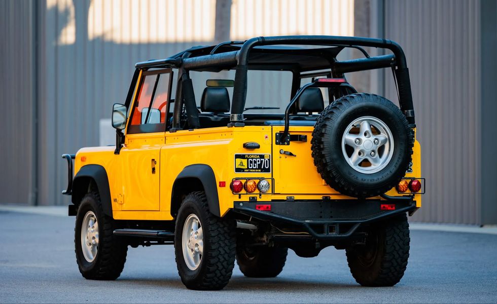 P90 Land Rover Land Rover 90 V-8: στο «σφυρί» σπάνιο με αμερικανικές προδιαγραφές ...