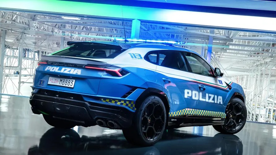 Lamborghini Urus Performante: 657 ίπποi, στην υπηρεσία της αστυνομίας