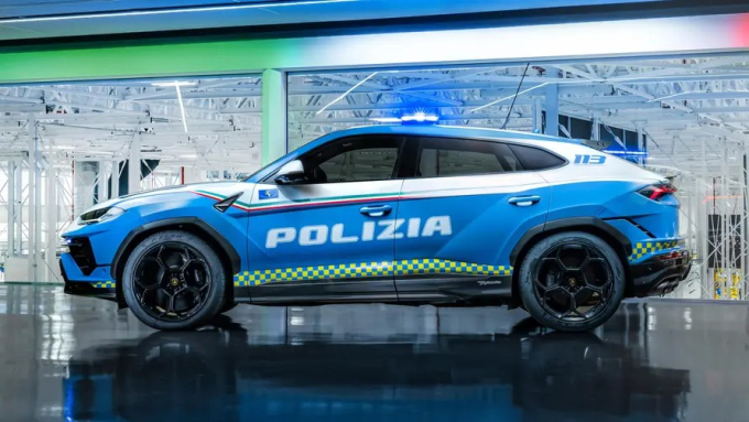 Lamborghini Urus Performante: 657 ίπποi, στην υπηρεσία της αστυνομίας