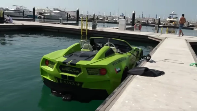 Μοναδικό και… αξιοπερίεργο: αυτή η Corvette «περπατάει» στο νερό [Βίντεο]