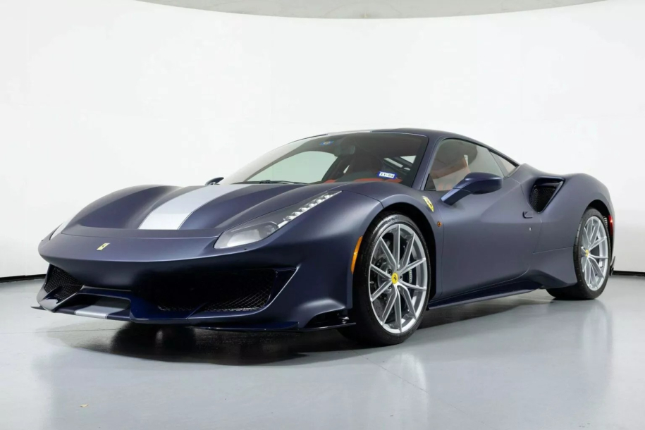 Ferrari 488 Pista Tailor Made: μια ιταλίδα για... άλλα γούστα