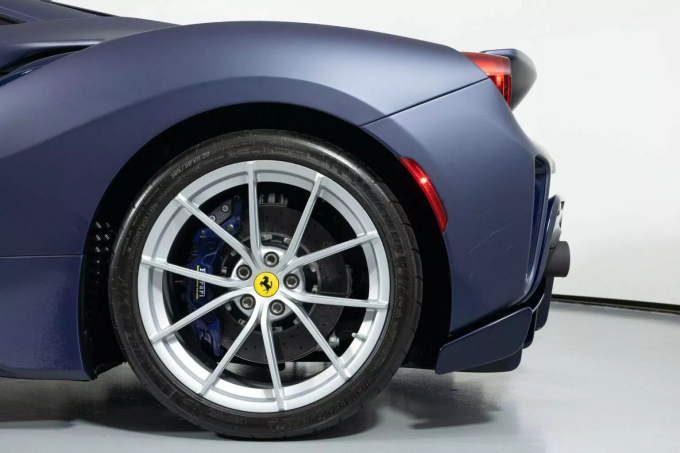 Ferrari 488 Pista Tailor Made: μια ιταλίδα για... άλλα γούστα