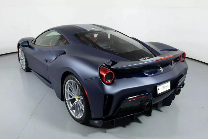 Ferrari 488 Pista Tailor Made: μια ιταλίδα για... άλλα γούστα