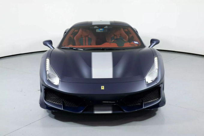 Ferrari 488 Pista Tailor Made: μια ιταλίδα για... άλλα γούστα