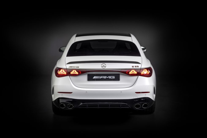 Mercedes-AMG E53 Hybrid 4Matic: Αυτή είναι η νέα γερμανίδα καλλονή με τους 603 ίππους