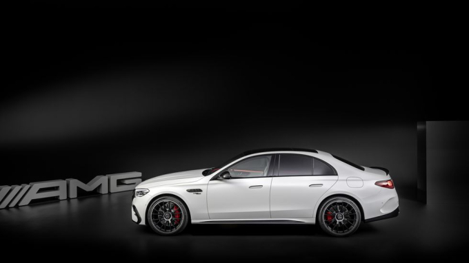 Mercedes-AMG E53 Hybrid 4Matic: Αυτή είναι η νέα γερμανίδα καλλονή με τους 603 ίππους