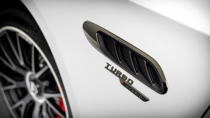 Mercedes-AMG E53 Hybrid 4Matic: Αυτή είναι η νέα γερμανίδα καλλονή με τους 603 ίππους