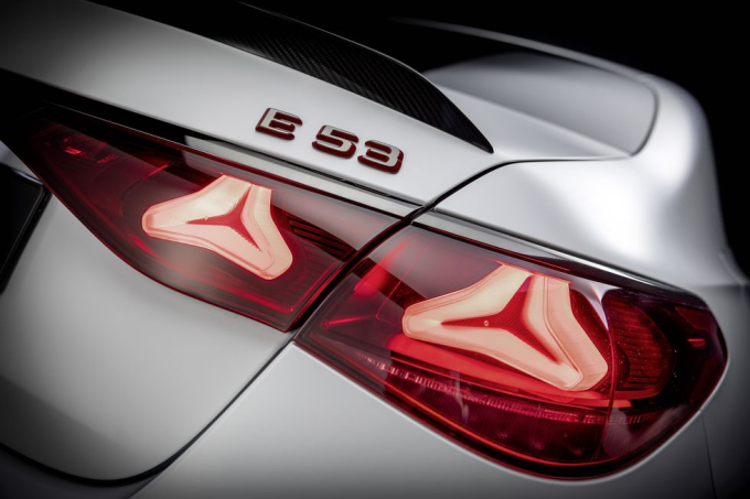 Mercedes-AMG E53 Hybrid 4Matic: Αυτή είναι η νέα γερμανίδα καλλονή με τους 603 ίππους