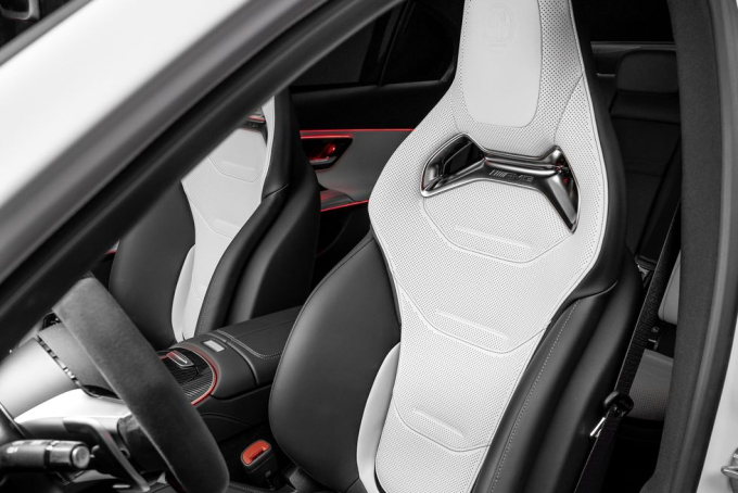 Mercedes-AMG E53 Hybrid 4Matic: Αυτή είναι η νέα γερμανίδα καλλονή με τους 603 ίππους