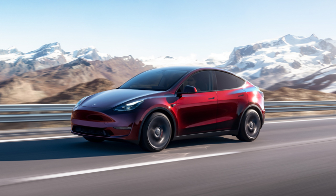 Tesla: Το Model Y LR RWD στην Ευρώπη με νέο πίσω κινητήρα και αυτονομία έως και 600 χιλιόμετρα