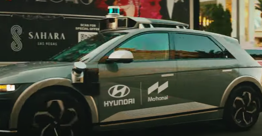 IONIQ 5: Το πρώτο ταξί ρομπότ περνάει το driving test (βίντεο)