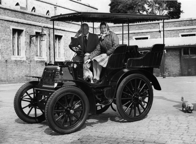 The Daimler Phaeton was the first royal car