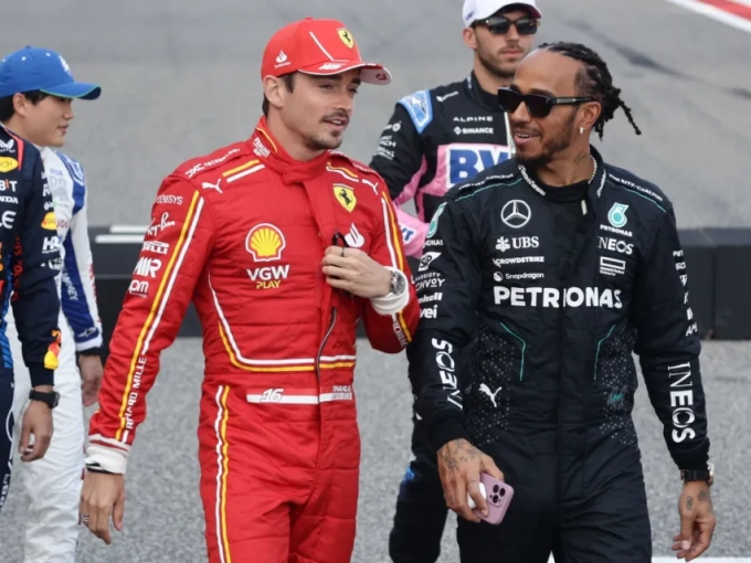 F1: Προειδοποίησαν τον Λεκλέρ να μην “υπογράψει τον θάνατό του” με το να έρθει ο Χάμιλτον στη Ferrari