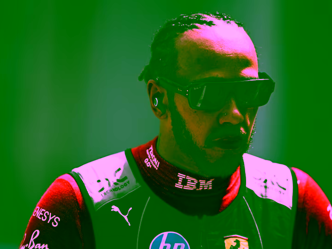 F1: «Νιώθω χαμένος» – Τα σχόλια του Hamilton στο ραδιόφωνο της Ferrari