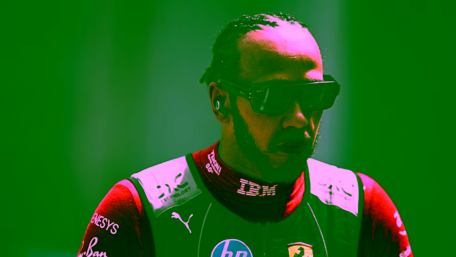 F1: «Νιώθω χαμένος» – Τα σχόλια του Hamilton στο ραδιόφωνο της Ferrari