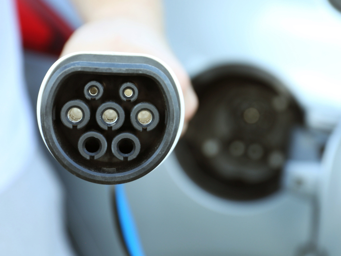 Τι συμβαίνει αν δεν φορτίζεις ένα plug-in υβριδικό όχημα;