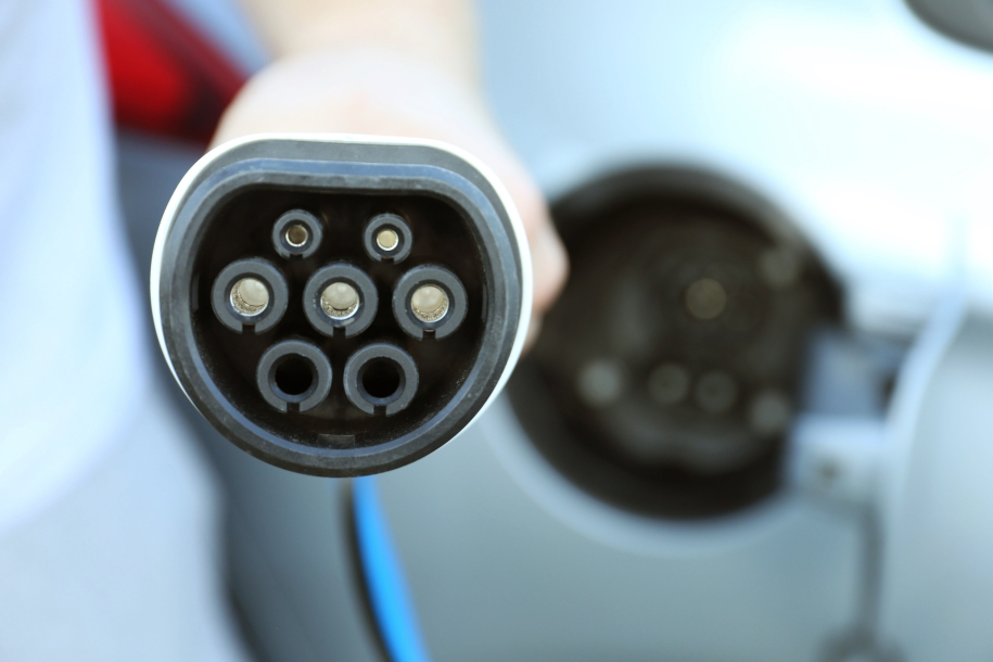 Τι συμβαίνει αν δεν φορτίζεις ένα plug-in υβριδικό όχημα;