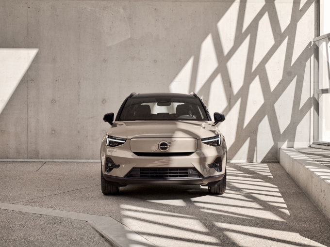 Volvo EX40: Το μέλλον της πολυτελούς οδήγησης είναι ηλεκτρικό και βιώσιμο