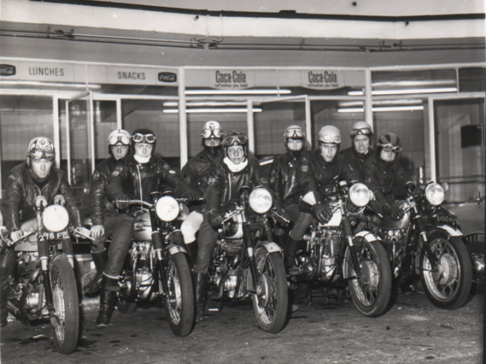 Τι κάνει μια μοτοσυκλέτα Café Racer – Από που προέρχεται το όνομα;