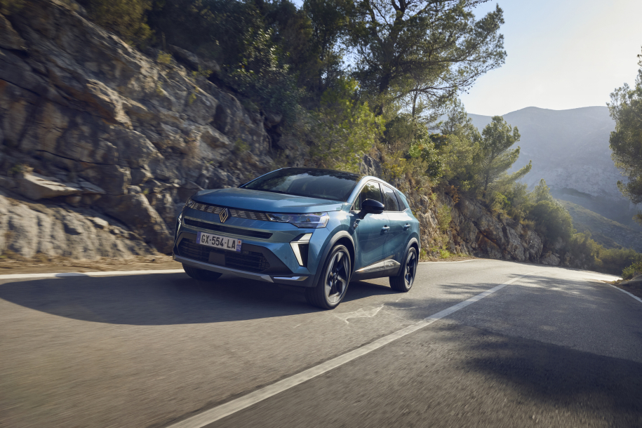 Renault Symbioz: Oικογενειακό SUV με τιμή από 28.900 € και κατανάλωση στα 4,6 λτ/100 χλμ.