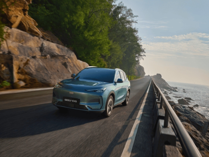 H Geely έφτασε και επίσημα στην Ελλάδα