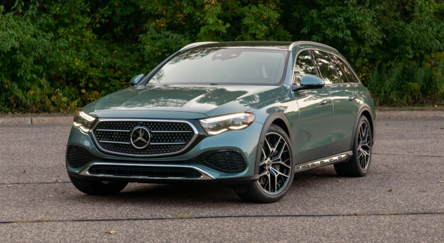 Δοκιμή Mercedes E450 All-Terrain (2025): Ένα πολυτελές station wagon με κρίση ταυτότητας