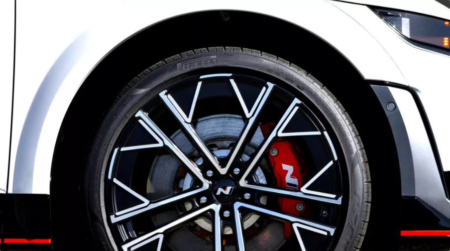 Hyundai Ioniq 5: Ο εφιάλτης της αλλαγής φρένων – Γιατί μια απλή επισκευή απαιτεί χιλιάδες ευρώ;