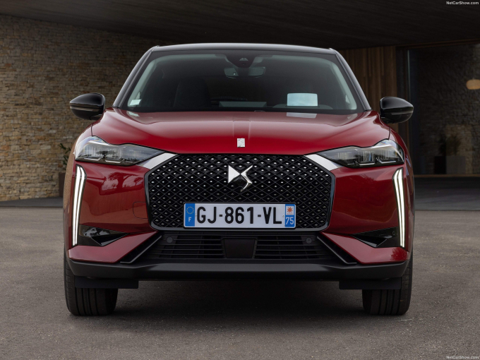 Στον δρόμο με το DS 3 E-Tense