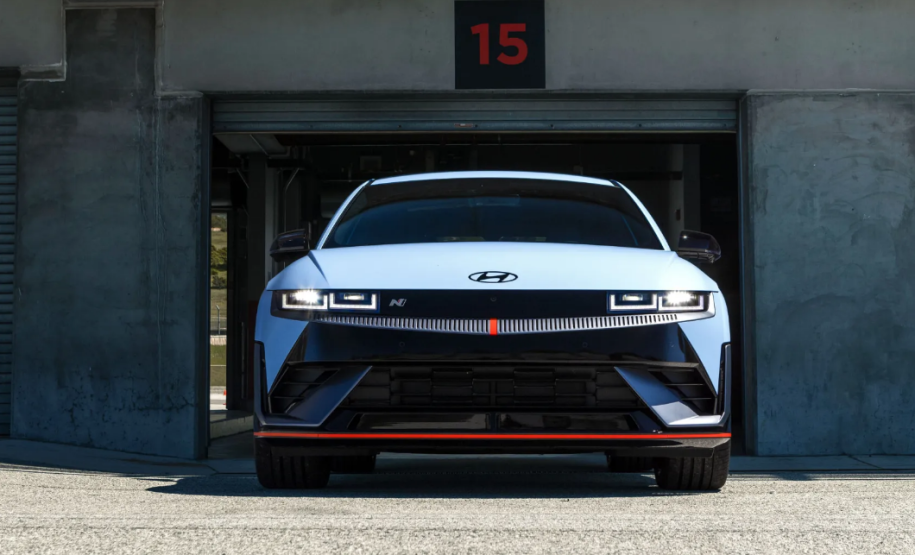 Η Porsche υποκλίνεται στο Hyundai Ioniq 5 N: «Μάθαμε πολλά»