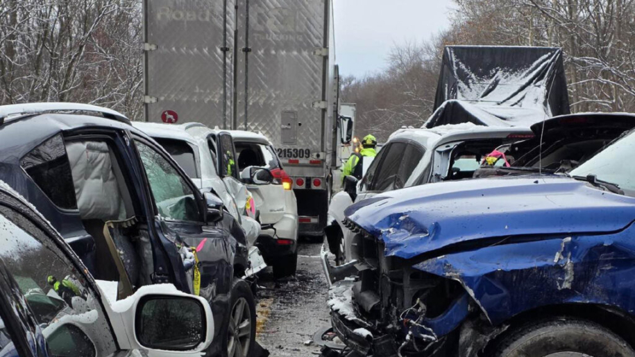 Ιντιάνα: Απίστευτη καραμπόλα 45 οχημάτων παρέλυσε αυτοκινητόδρομο – Από θαύμα δεν υπήρξαν θύματα