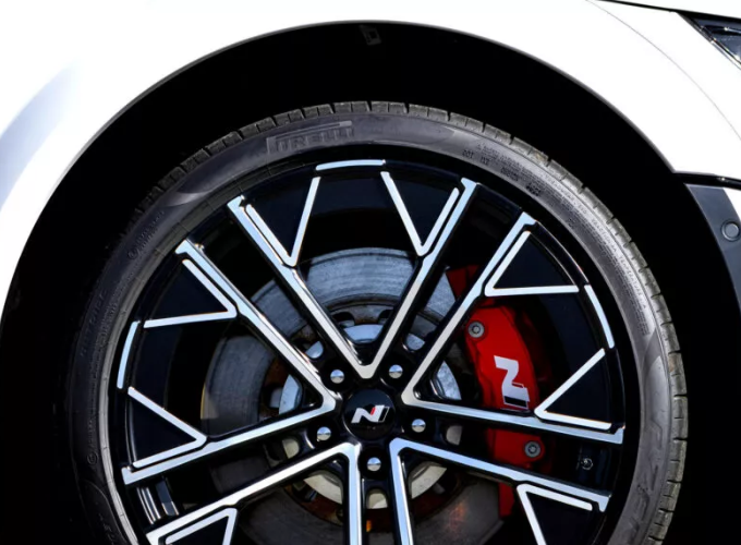 Hyundai Ioniq 5: Ο εφιάλτης της αλλαγής φρένων – Γιατί μια απλή επισκευή απαιτεί χιλιάδες ευρώ;