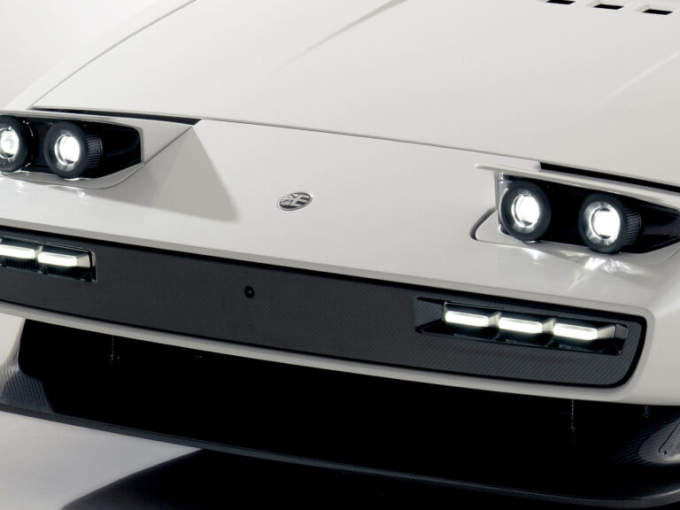 Η Lotus Esprit του James Bond αναβιώνει: Με 400 ίππους και σώμα από carbon, είναι έτοιμη να κυνηγήσει supercars