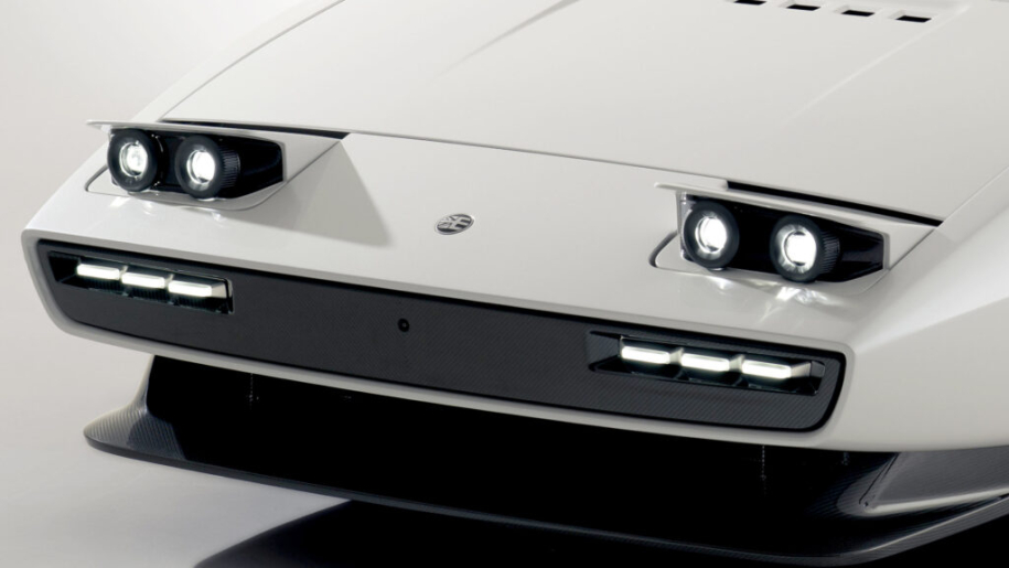 Η Lotus Esprit του James Bond αναβιώνει: Με 400 ίππους και σώμα από carbon, είναι έτοιμη να κυνηγήσει supercars