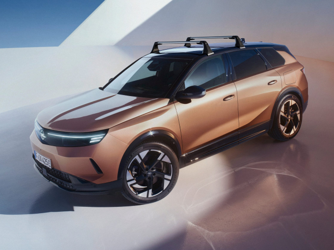 Επιβλητικό, οικογενειακό και γερμανικό