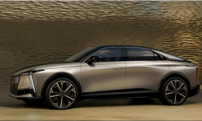 Το DS8 αποτελεί τη γαλλική πρόταση για ταξίδια μεγάλων αποστάσεων