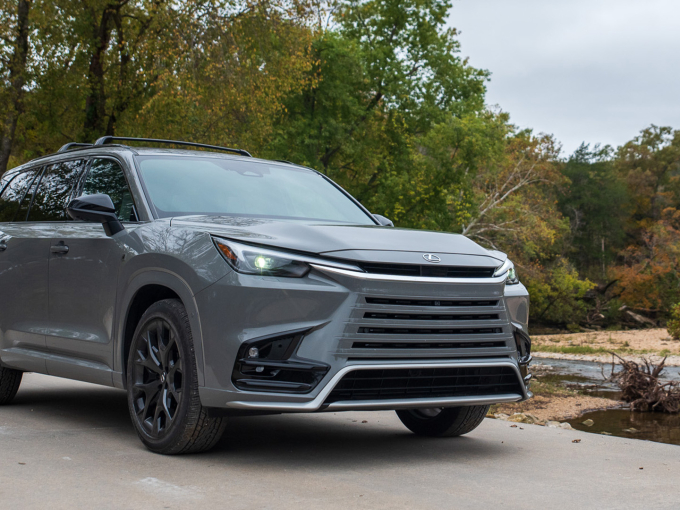 Δοκιμάζουμε το Lexus TX 500h: Αξίζει τα λεφτά του ή το Toyota Grand Highlander είναι καλύτερη επιλογή;