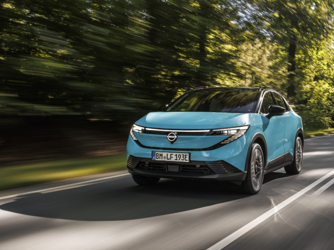 Η τρίτη γενιά του Nissan Leaf ξεκινά την παραγωγή της στο πλήρως αναβαθμισμένο εργοστάσιο του Sunderland