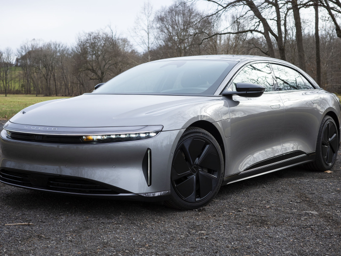 Δοκιμάζουμε το Lucid Air Touring 2026: Το ηλεκτρικό sedan που θέτει νέα πρότυπα στην πολυτέλεια και την αυτονομία