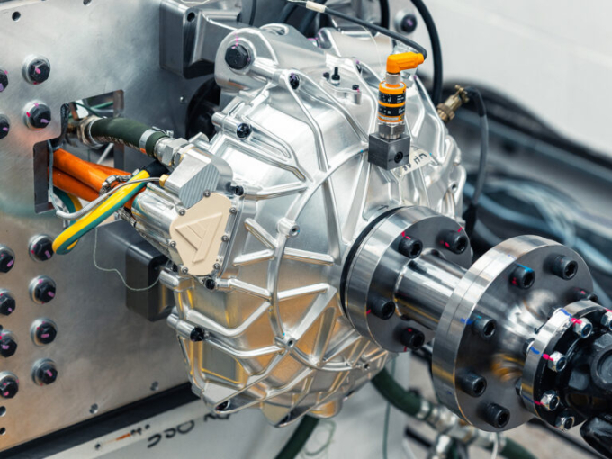 Mercedes: Έρχεται το τέλος για τα πίσω φρένα; Η νέα τεχνολογία που αλλάζει τα πάντα