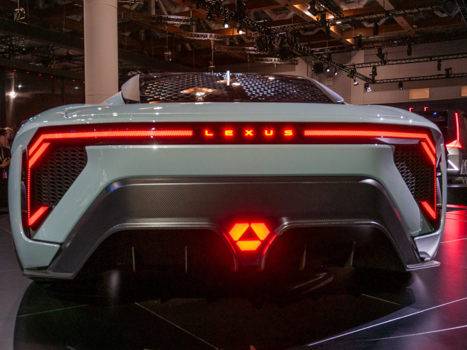 Ηλεκτρικό Lexus LFA: Έρχεται με τεχνητό ήχο κινητήρα και προσομοίωση χειροκίνητου κιβωτίου;