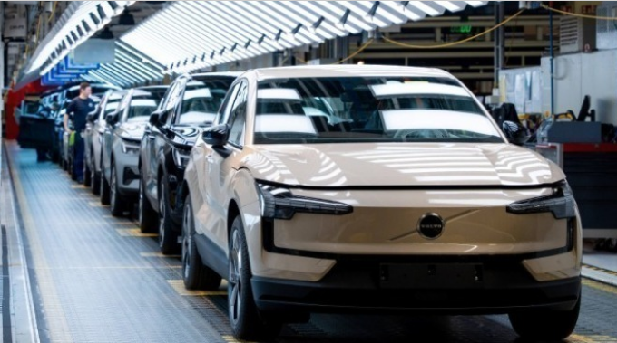 Αύξηση 23,8% σημείωσαν πέρυσι τον Δεκέμβριο οι πωλήσεις των αυτοκινήτων στη χώρα